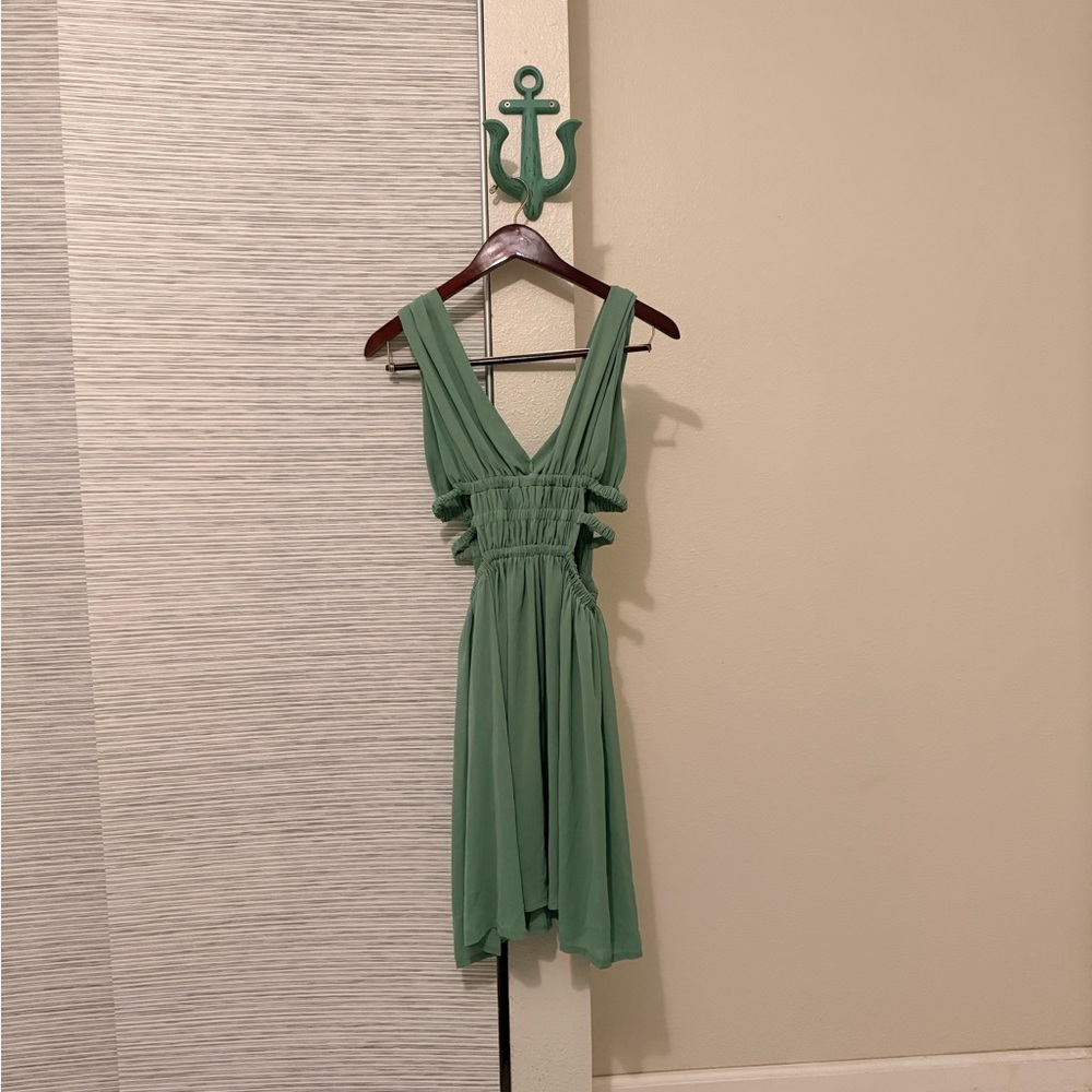 Light Green V-Neck Sleeveless Summer Dress